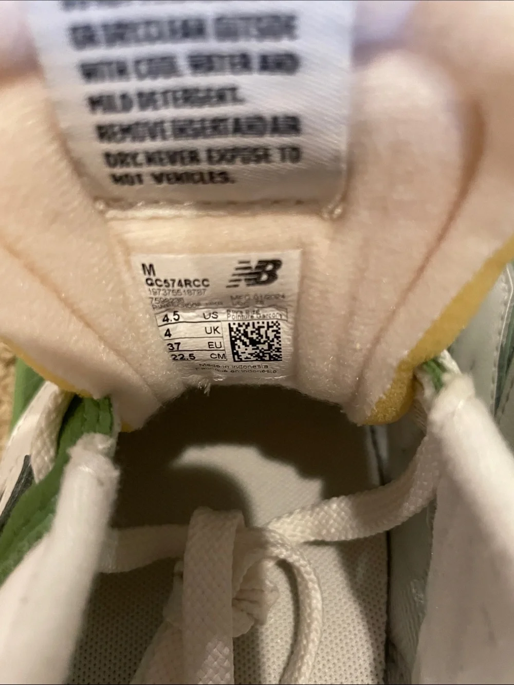 New Balance Kids Green and Cream 574 Sneaker- new!  Size 4 1/2